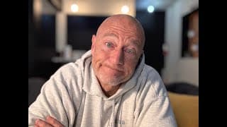 5 signs someone dislikes you (but is hiding it)